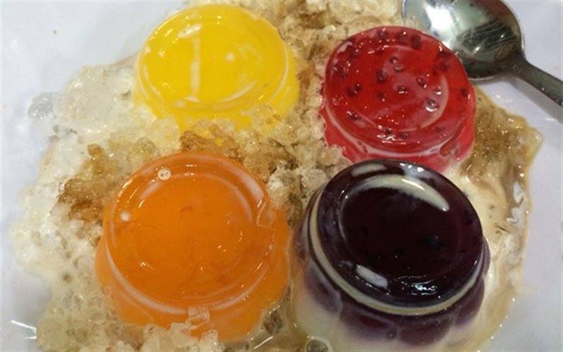 Không gian Quán Flan Quỳnh Hoa